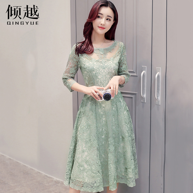 傾越2017春季新款韓版鏤空蕾絲裙修身中長款A字七分袖套頭連衣裙