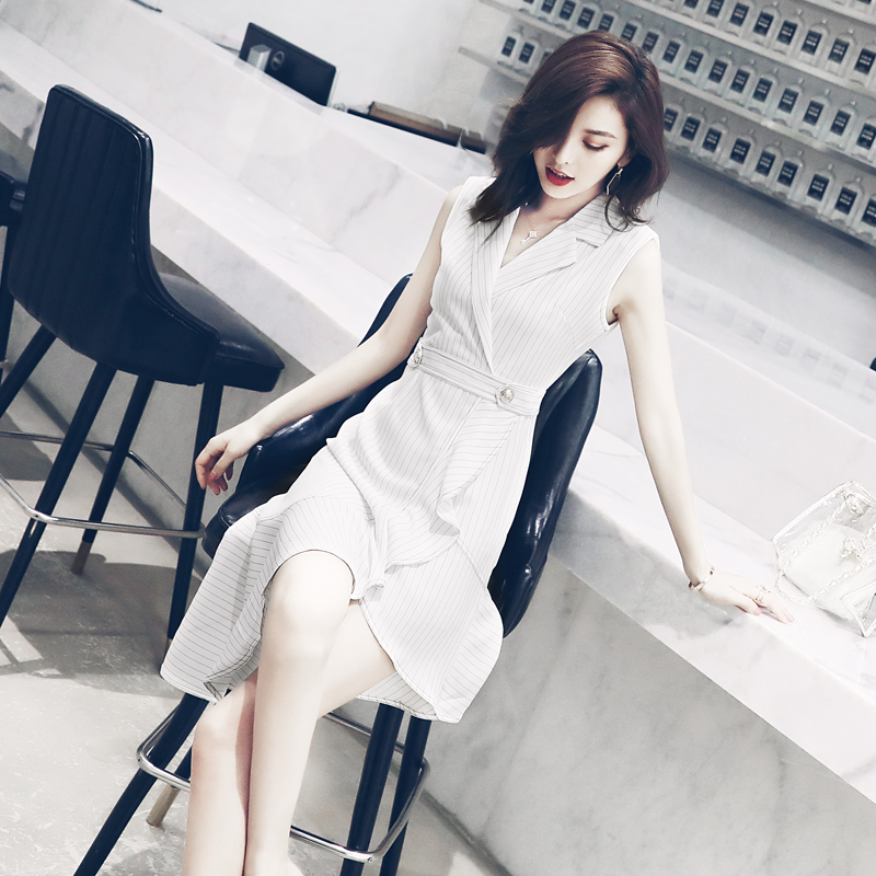 S秀2018夏季新款v領時尚條紋不規則裙中長款修身顯瘦波浪連衣裙