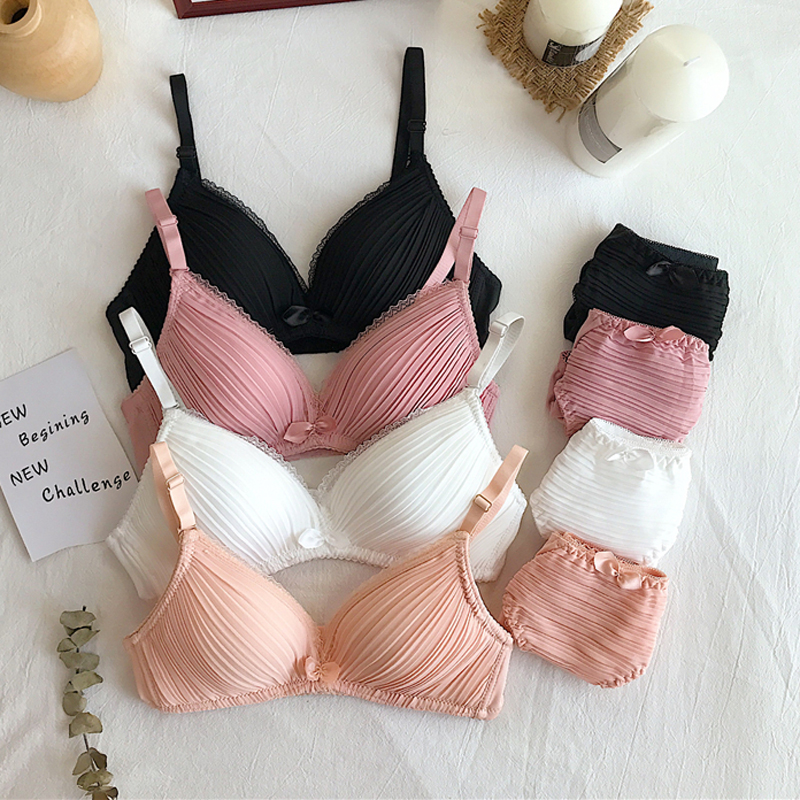 夏季時尚無鋼圈文胸套裝聚攏小胸罩性感深V蕾絲少女內衣內褲女士